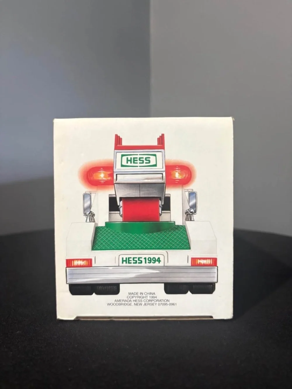 Hess 1994 Gas & Oil Advertising Truck in Box - White Green Red